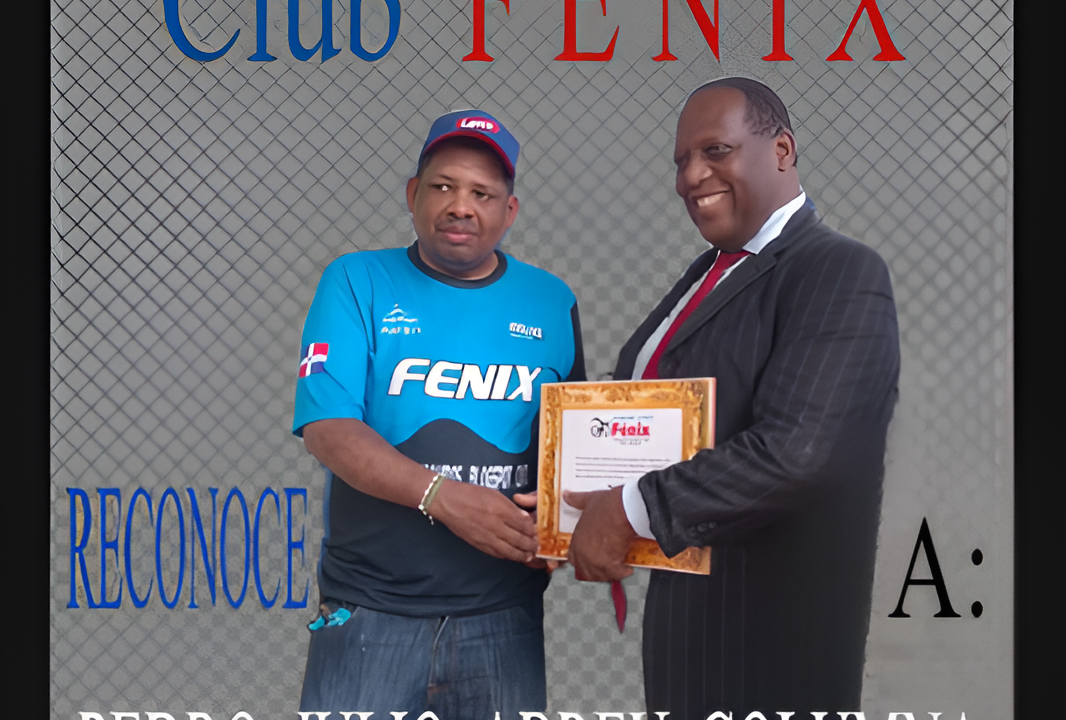 CLUB FENIX RECONOCE A PEDRO JULIO ABREU COLUMNA