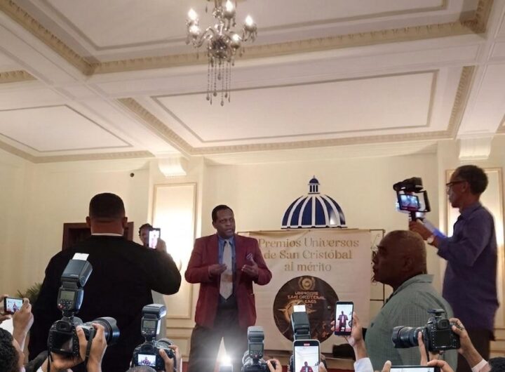 RECONOCIMIENTO EN SAN CRISTÓBAL A PEDRO JULIO ABREU COLUMNA