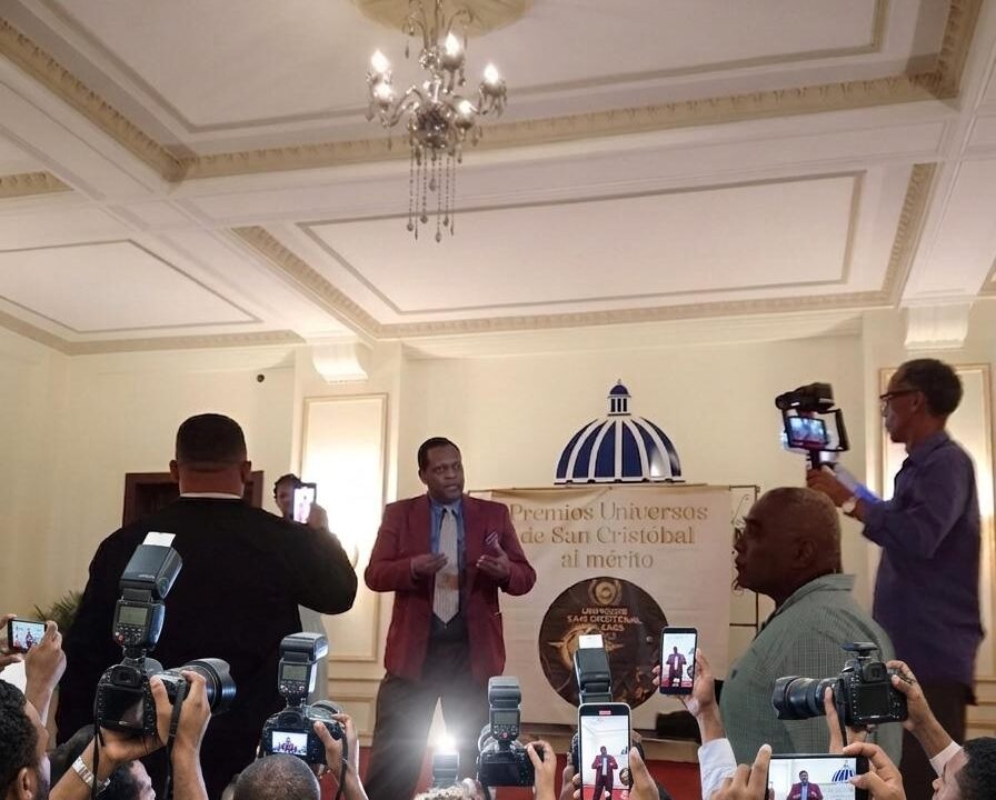RECONOCIMIENTO EN SAN CRISTÓBAL A PEDRO JULIO ABREU COLUMNA